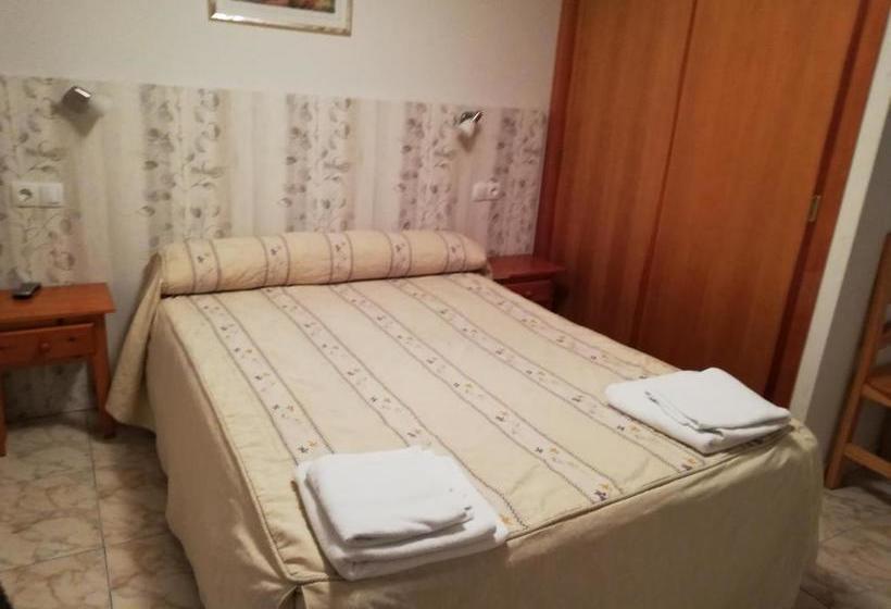 بنسيون Hostal Residencia Taray