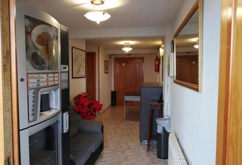 بنسيون Hostal Residencia Taray