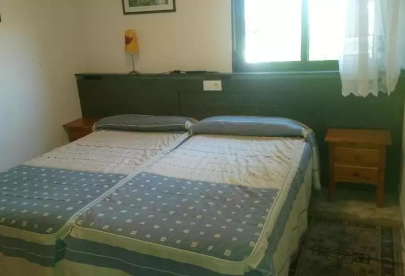 پانسیون Hostal Residencia Taray