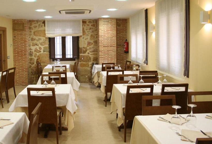 펜션 Hostal Restaurante La Muralla