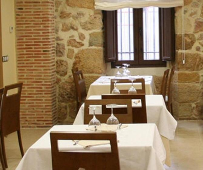 펜션 Hostal Restaurante La Muralla