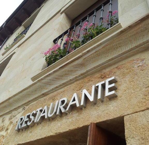 펜션 Hostal Restaurante La Muralla