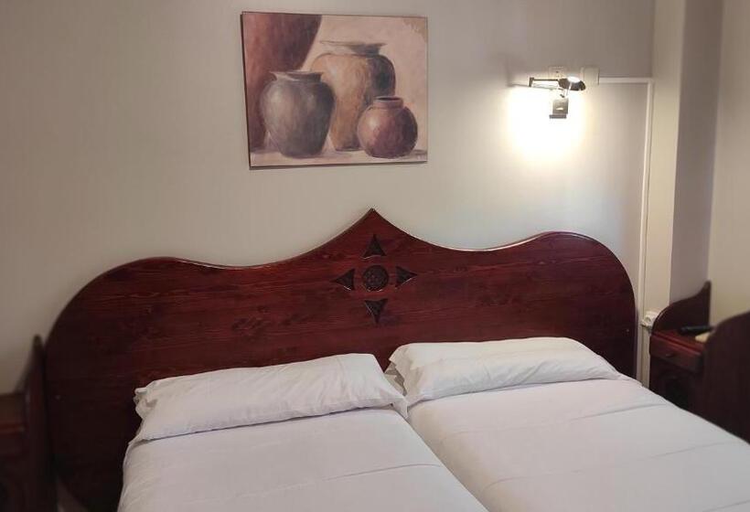 Pensão Hostal Suetxe