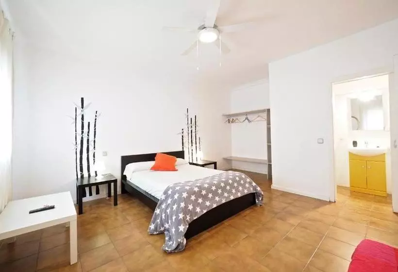 پانسیون Monrooms Barcelona