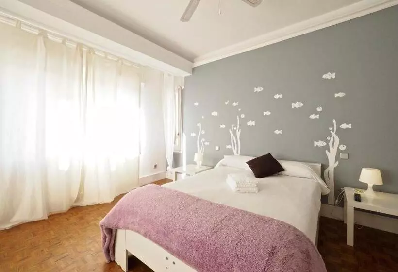 پانسیون Monrooms Barcelona