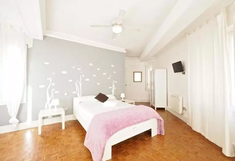 پانسیون Monrooms Barcelona