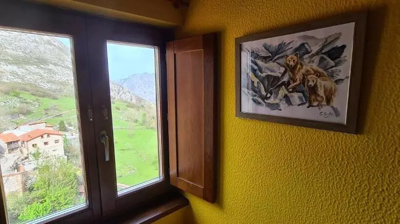 Majatalo Taberna De Tresviso