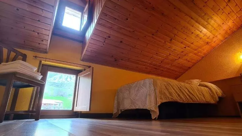 Majatalo Taberna De Tresviso