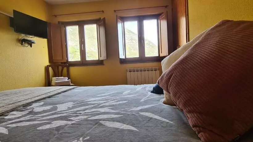 Majatalo Taberna De Tresviso