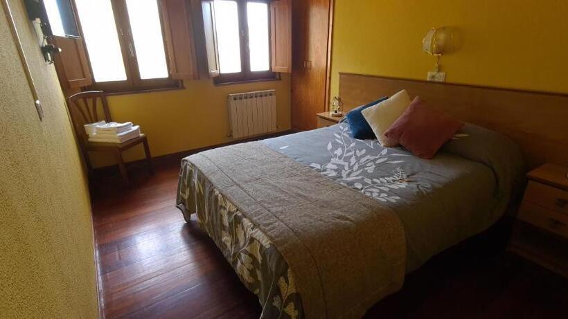 بنسيون Taberna De Tresviso