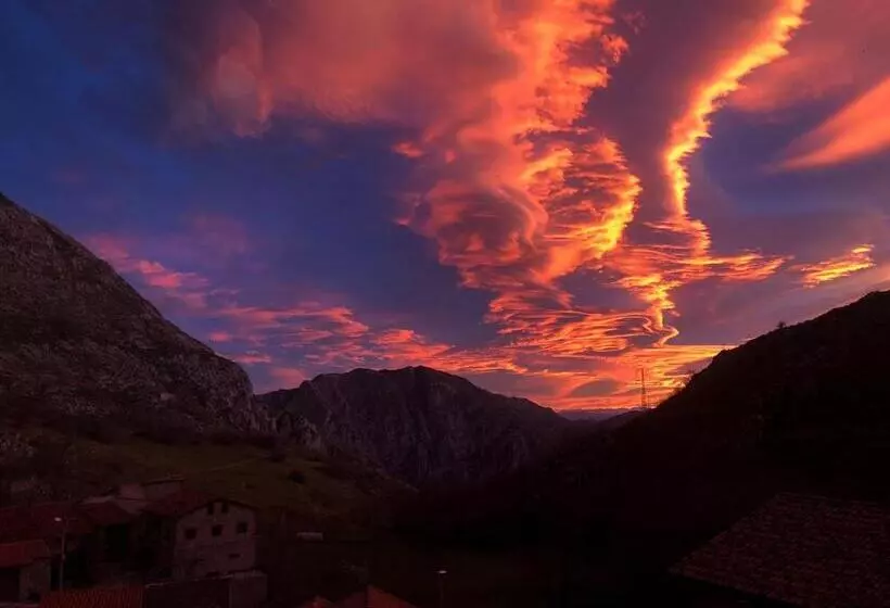 Majatalo Taberna De Tresviso