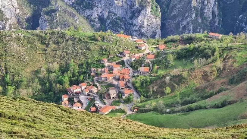 Majatalo Taberna De Tresviso
