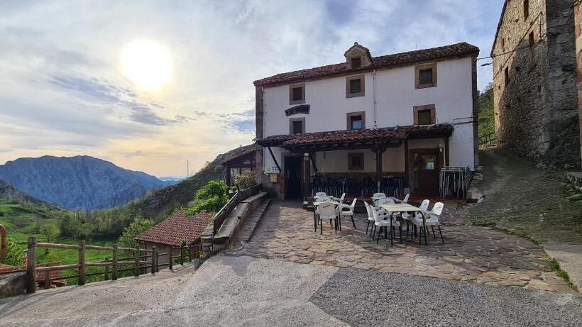 بنسيون Taberna De Tresviso