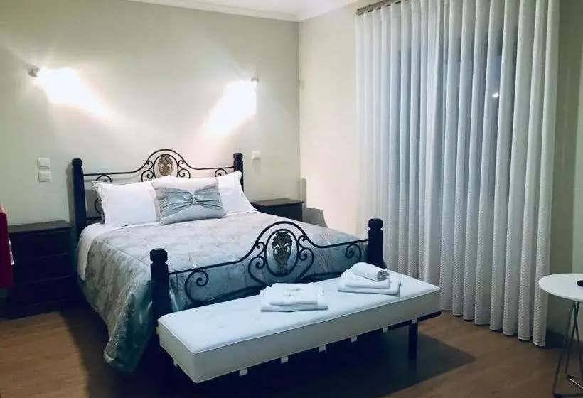 ペンション Altitude Alojamento E Restauração