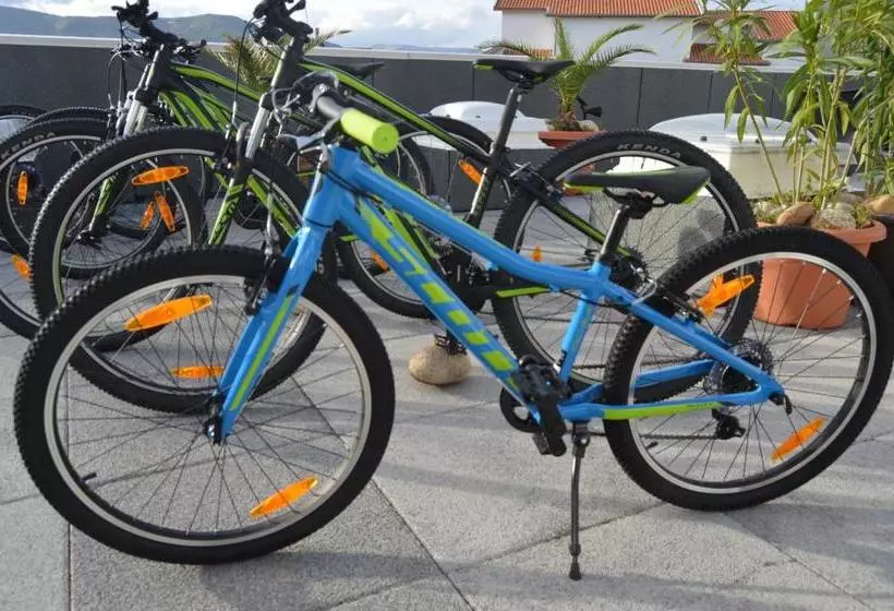 ペンション Altitude Alojamento E Restauração