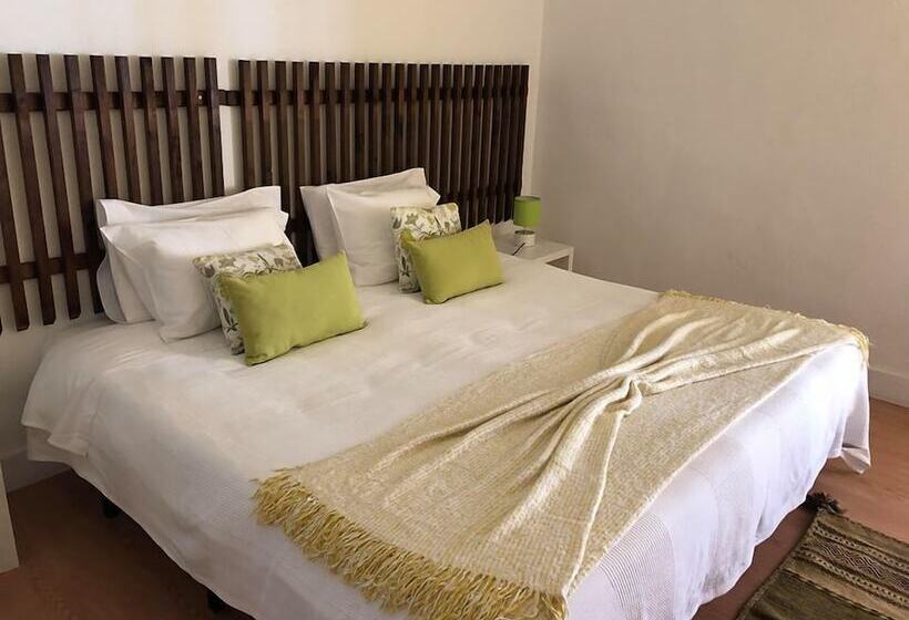 پانسیون Avis Guesthouse