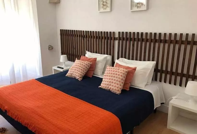 Pensão Avis Guesthouse