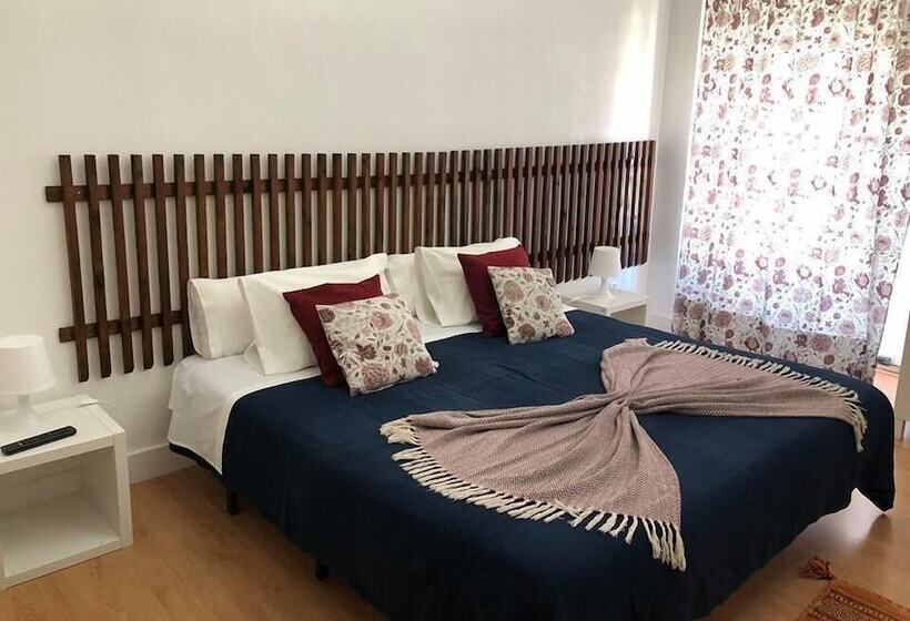 پانسیون Avis Guesthouse