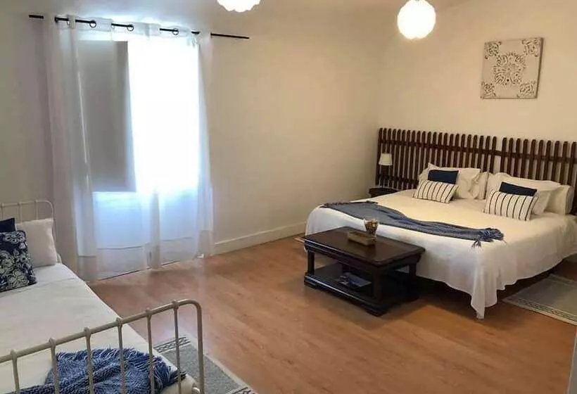 Pensão Avis Guesthouse