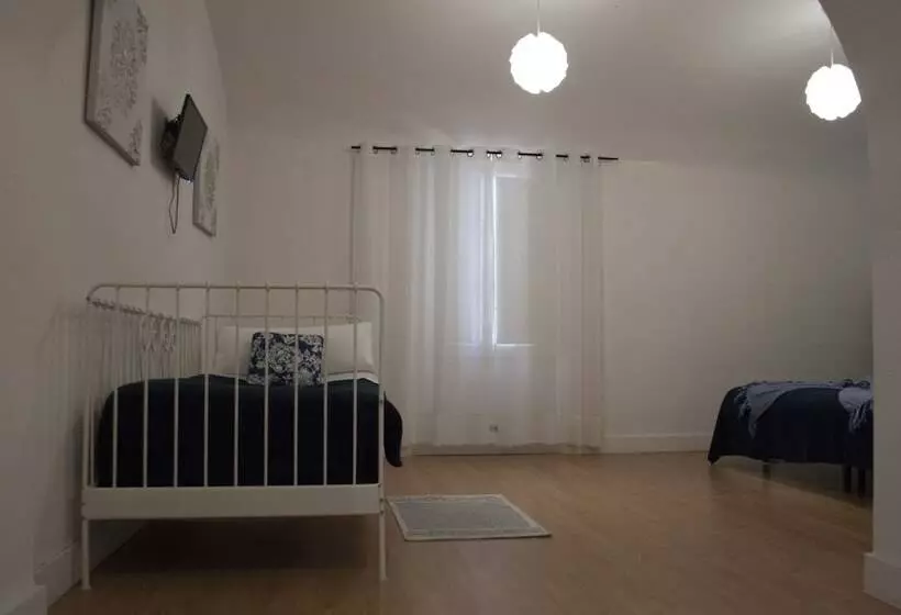 Pensão Avis Guesthouse