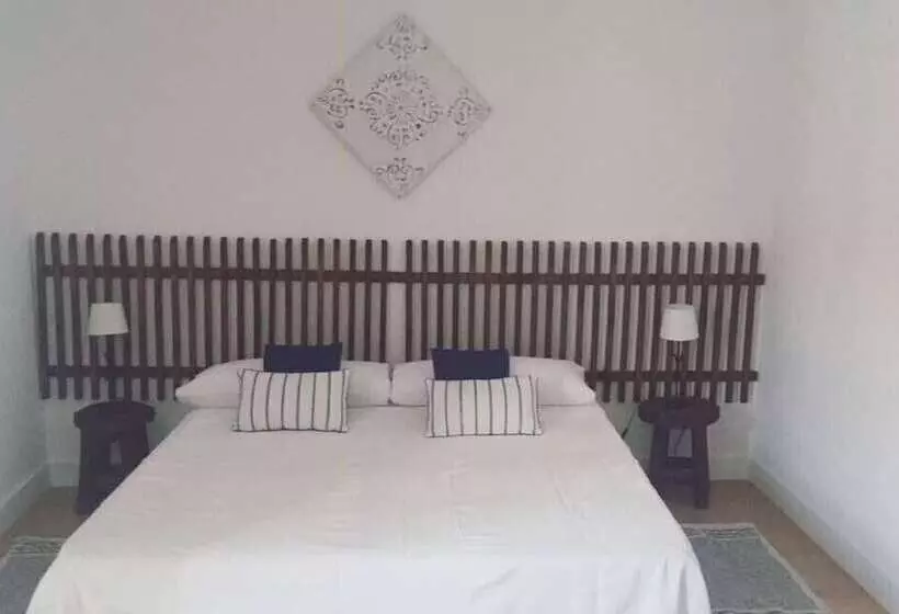 Pensão Avis Guesthouse