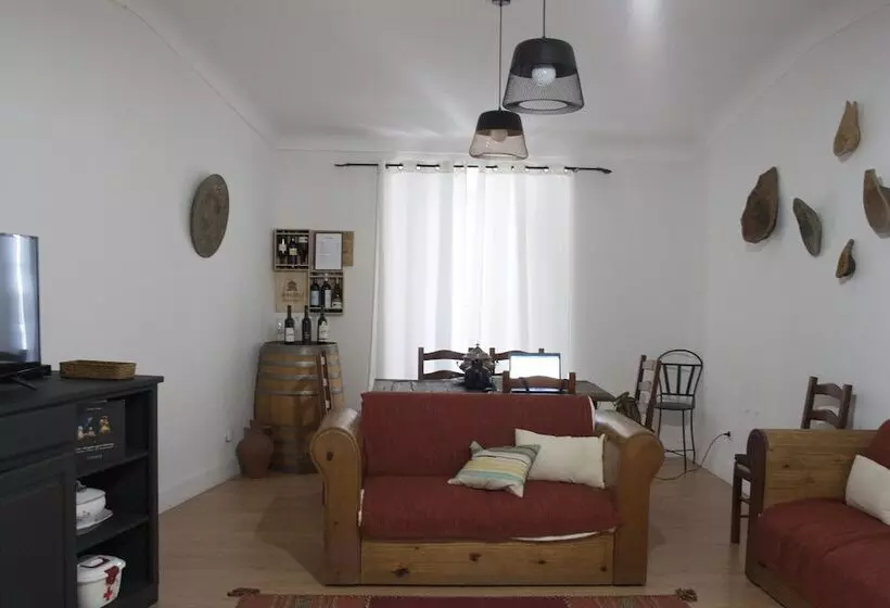 Pensão Avis Guesthouse