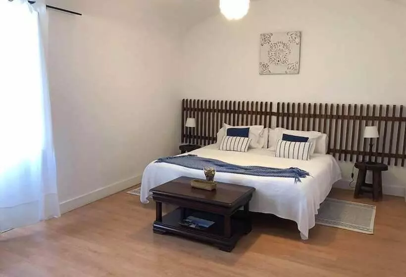 Pensão Avis Guesthouse