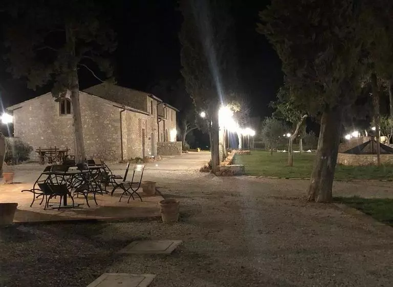 ホテル La Tenuta Di Castelvecchio