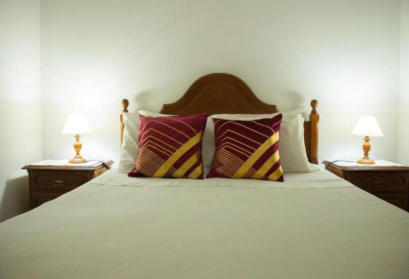 Pensió Gouveia Residence