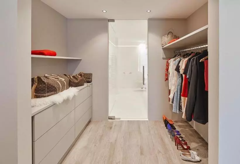 The View Luxury Suites