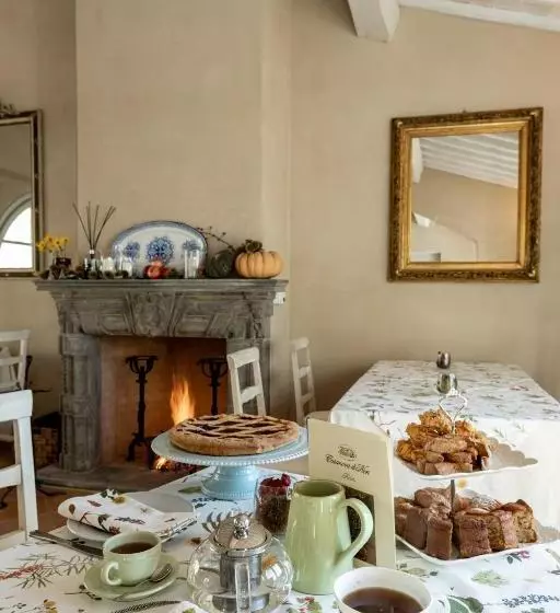 ホテル Casanova Di Neri Relais