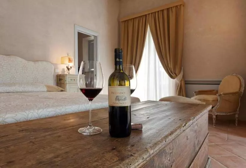 ホテル Casanova Di Neri Relais