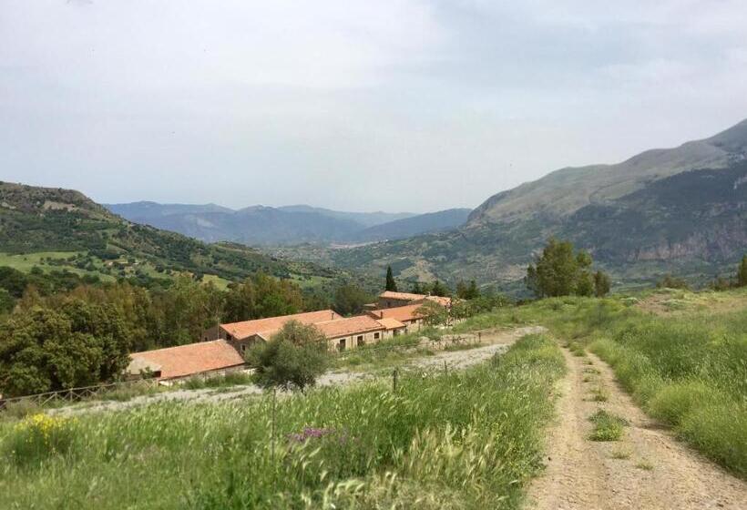 בית מלון כפרי Feudo Galefona