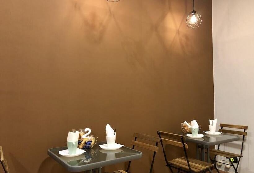 بنسيون A Due Passi Dal Ponte