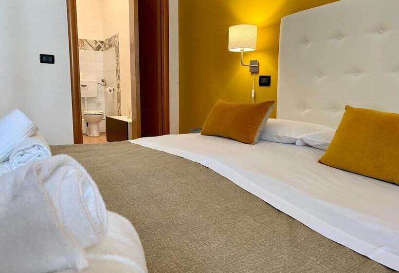 بنسيون A Due Passi Dal Ponte