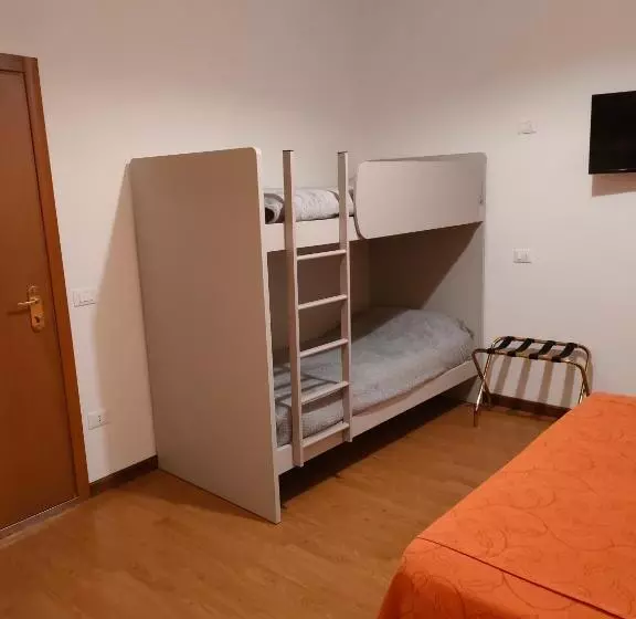 Retkeilymaja Alloggio Al Ponte