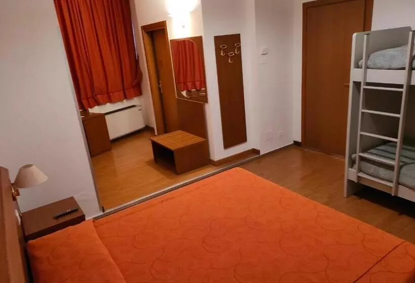 Retkeilymaja Alloggio Al Ponte