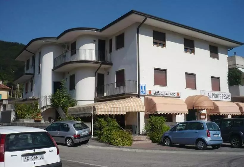 Retkeilymaja Alloggio Al Ponte