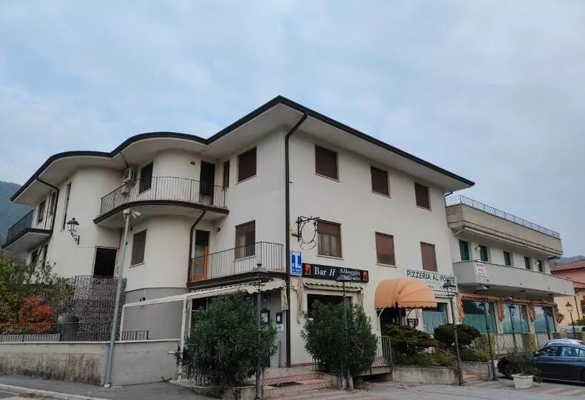 Retkeilymaja Alloggio Al Ponte
