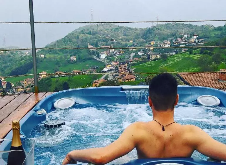 ホテル Agriturismo Serec