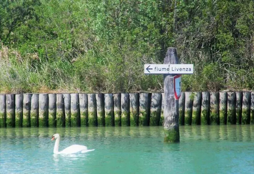 ホテル Agriturismo Sesta Presa