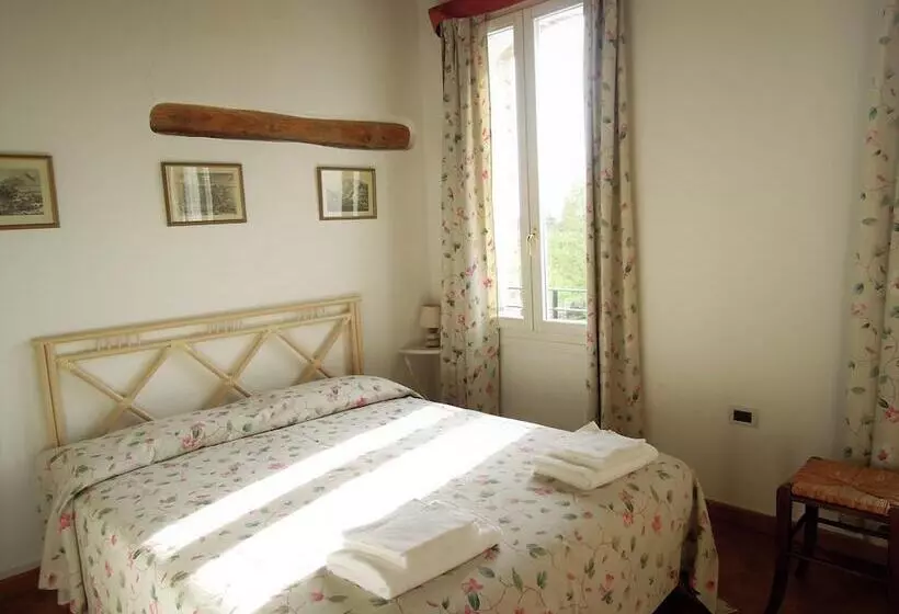 ホテル Agriturismo Sesta Presa