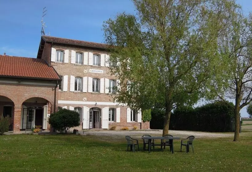 ホテル Agriturismo Sesta Presa