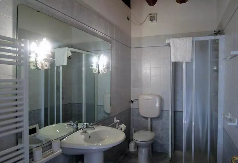 ホテル Agriturismo Sesta Presa