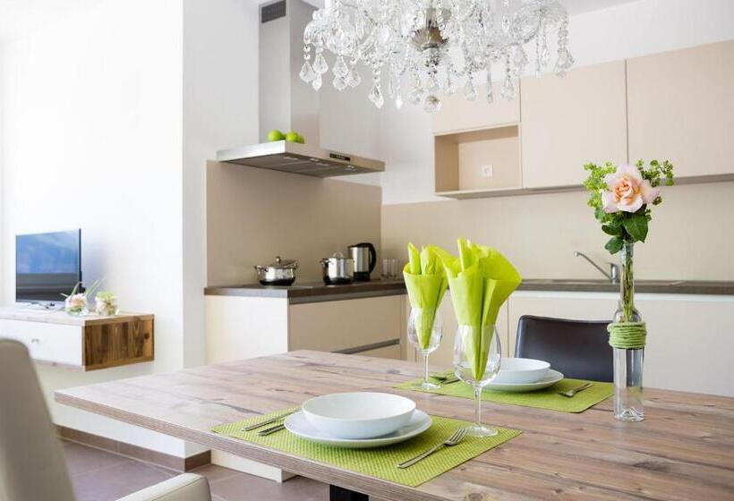 酒店 Ferienwohnungen Hochbrunner