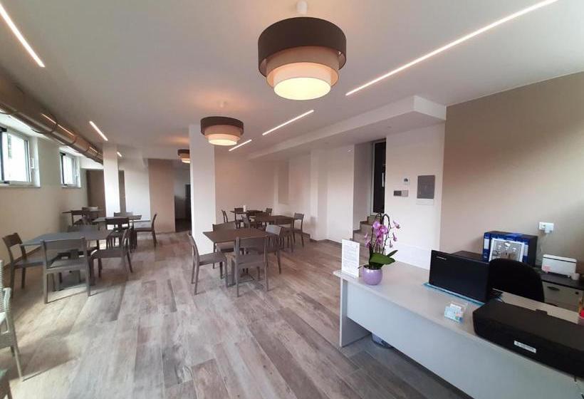 פנסיון Camere Da Mirella