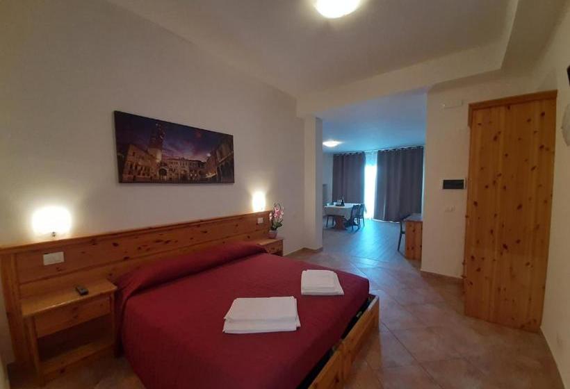 פנסיון Camere Da Mirella