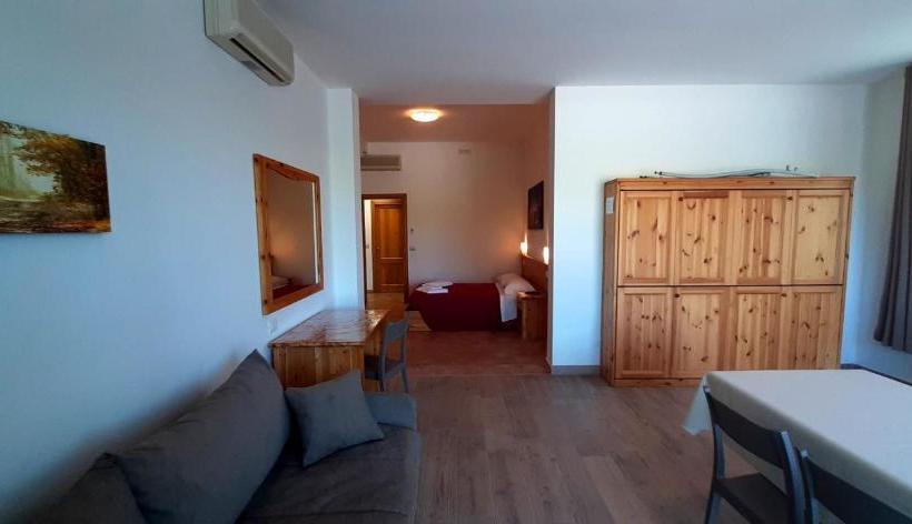 פנסיון Camere Da Mirella