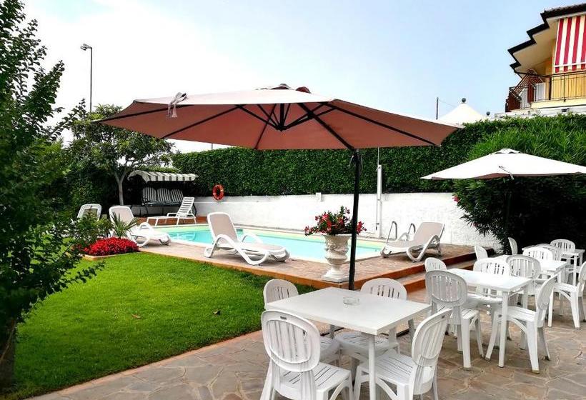 פנסיון Camere Da Mirella