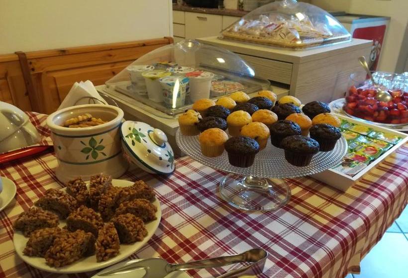 פנסיון Camere Da Mirella